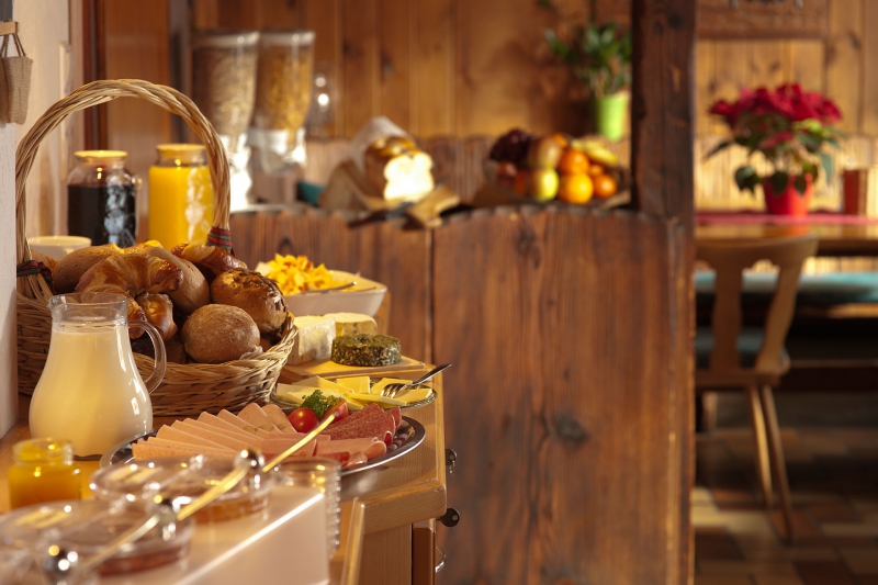 restaurant-PUGET SUR ARGENS-min_breakfast-801827